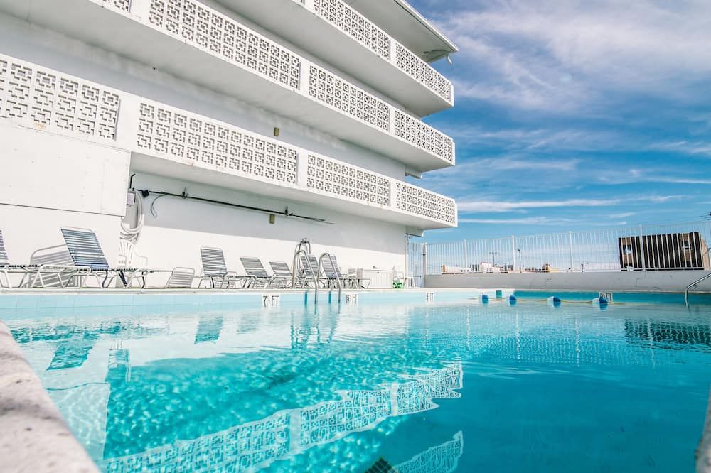 The Midtown Inn & Cottages - מירטל ביץ' - בריכה