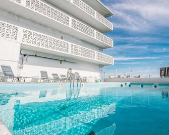 Midtown Inn and Cottages - Myrtle Beach - Pool