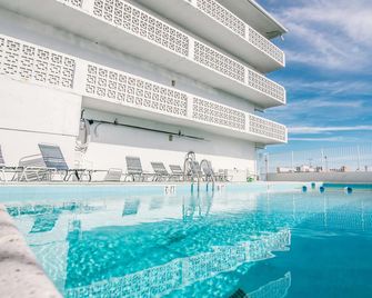 The Midtown Inn & Cottages - Myrtle Beach - Piscina