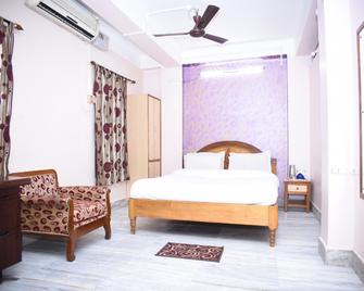 Spot On 37646 Hotel Centre Palace - Silchar - Bedroom