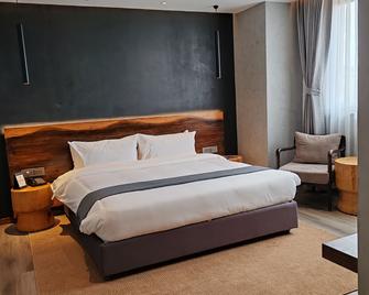 Hotel Barahi Kathmandu - Kathmandu - Kamar Tidur