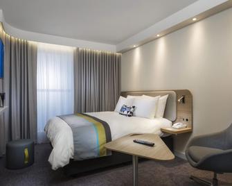 Holiday Inn Express & Suites Barcelona - Sabadell By IHG - Sabadell - Slaapkamer
