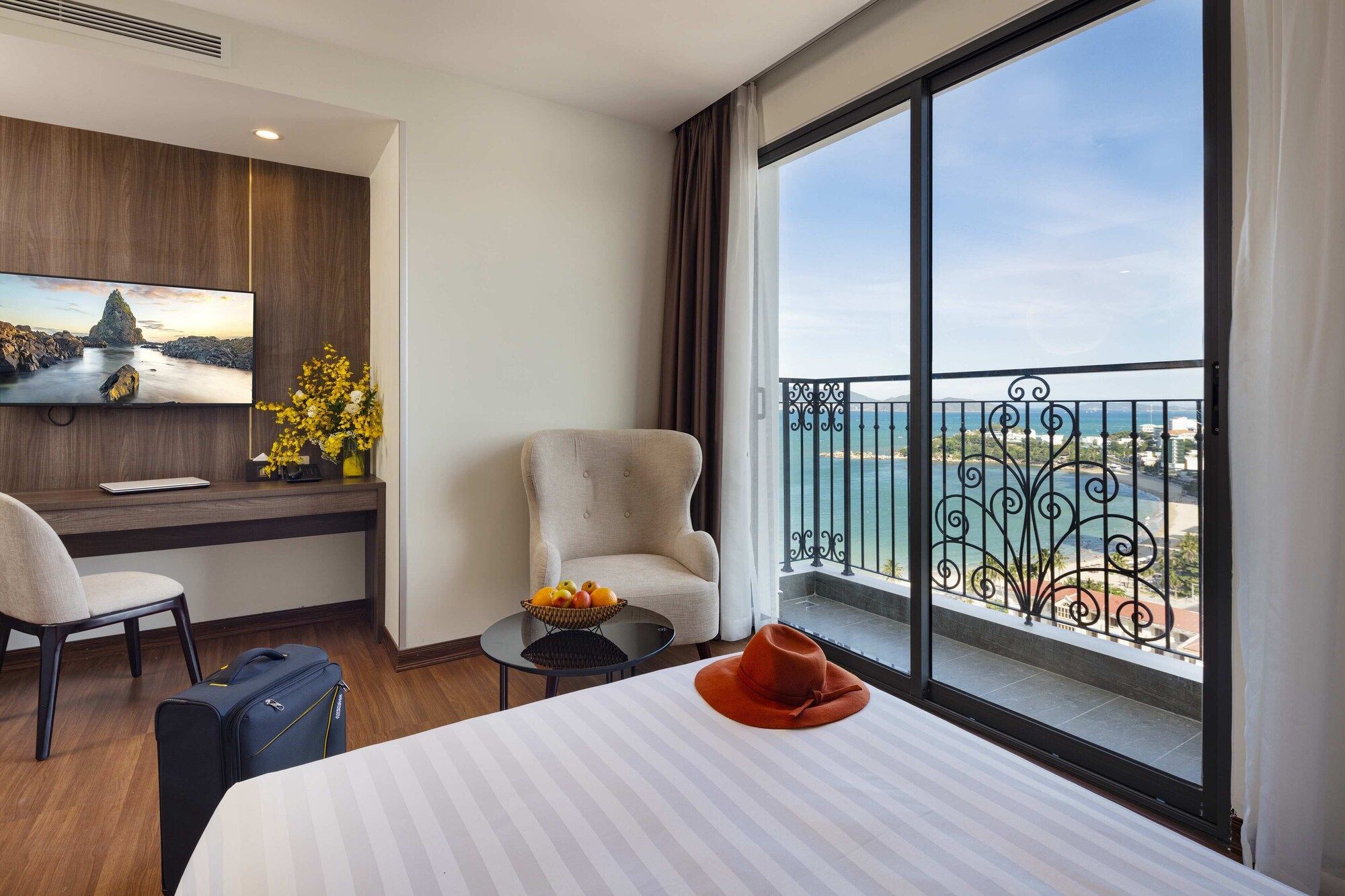 Daphovina Hotel - Nha Trang