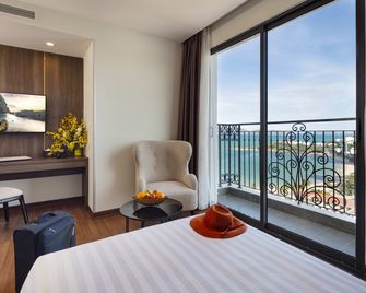 Daphovina Hotel - Nha Trang