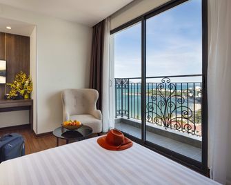 Daphovina Hotel - Nha Trang