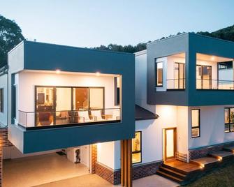 Ayubo - Apollo Bay - Gebäude