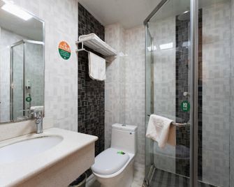 Green Alliance Chengde City Shuangqiao District Summer Resort Hotel - Chengde - Bedroom