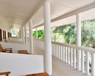 Seaway Hotel - Nilaveli - Balcón