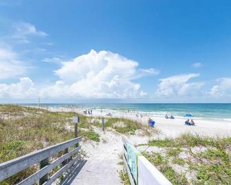 Spanish Villa Suite 54 - Indian Rocks Beach Condo Across the Street to Beach Access, Newly Remodeled & Walkable to Restaurants! - Clearwater Beach - Beach
