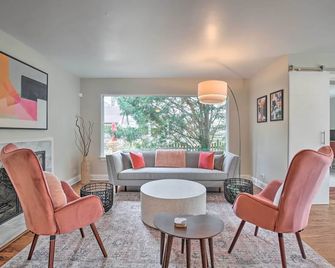 Home w/ Office + Yard: 25 Mi to Downtown Chicago! - Glen Ellyn - Pokój dzienny