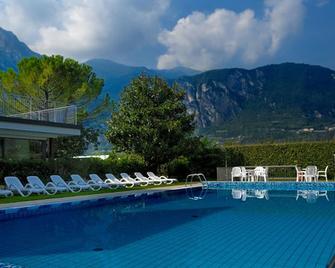 Hotel Campagnola - Riva del Garda - Piscina