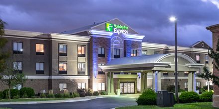 Holiday Inn Express Kansas City - At The Legends An Ihg Hotel Deals From 122 Kansas City Hotels - Kayak