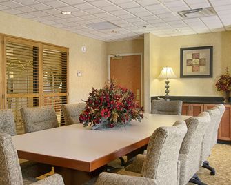 Wingate by Wyndham Warner Robins - Warner Robins - Spisesal