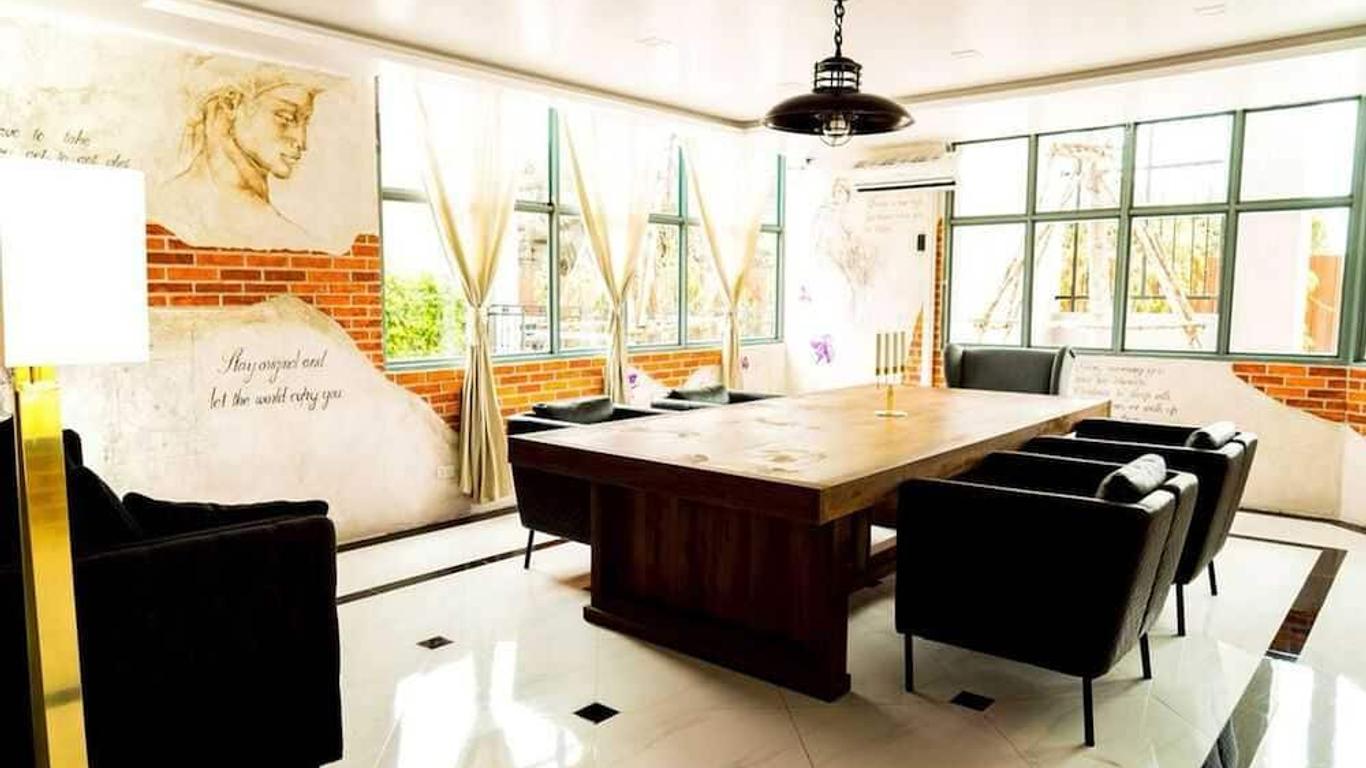 อาร์คิว กรุงเทพ สุขุมวิท 107 โดย คอลเลคชั่น โอ