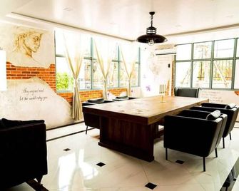 อาร์คิว กรุงเทพ สุขุมวิท 107 โดย คอลเลคชั่น โอ - สมุทรปราการ - ห้องอาหาร