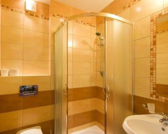 Hotel Przedwiosnie - Masłów - Bathroom