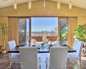 Mtn-View Home with Fenced Backyard in Rimrock! - Lake Montezuma - Comedor