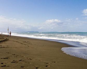 Hotel Paradiso Verde - Bibbona - Beach