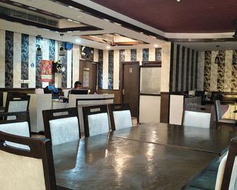 Park Square Hotel & Banquet - Morādābād - Restaurant