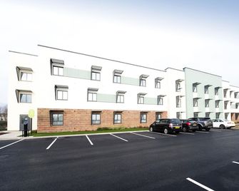 Premier Inn Minehead - Minehead - Будівля