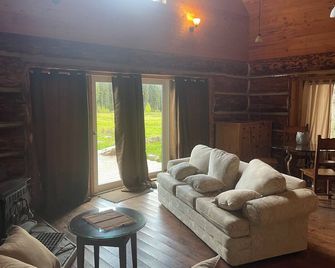 Beaverfoot Lodge - Parson - Sala de estar