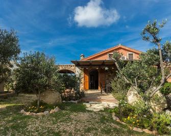 Sardinia, Torre Dei Corsari: house with private garden and sea view - Arbus - Edificio