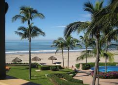 Two Bedroom \/ Two Bath Condo At A Premier Gated Private Golf And Beach Resort. - Mazatlán - Playa