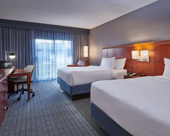 Courtyard by Marriott Detroit Metro Airport Romulus - רומולוס - חדר שינה