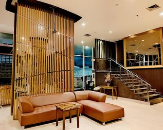 Hotel Remcy - Makassar - Lobby