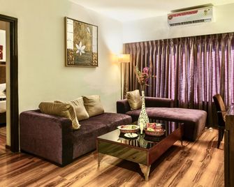 Gis Select Banjara Hills - Hyderabad - Living room