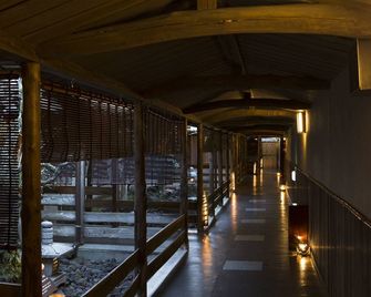 Ito Ryokuyu - Ito - Corridoio