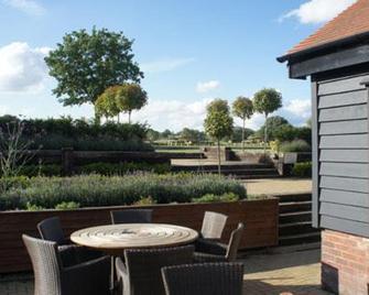 The Bull at Great Totham Limited - Maldon - Innenhof