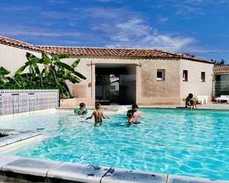 Camping Hameau Des Cannisses - Gruissan - Pool