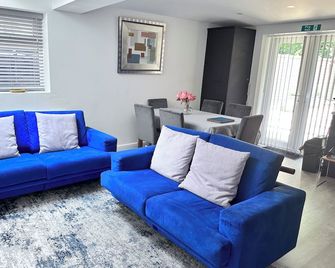 Modern Garden Retreat - Near Wfj, 3br Ensuite & Parking - Watford - Obývací pokoj