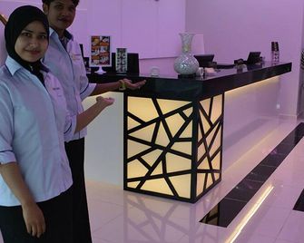 Q Bintang Hotel - Alor Setar - Recepción