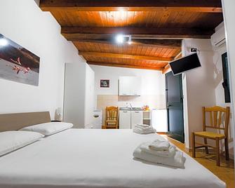 B&B Macchia Mediterranea - San Pietro in Bevagna - Habitación
