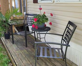 The Big Happy Place - Belwood - Patio