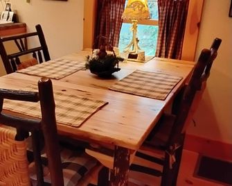 Falcon's Nest - Keene Valley - Dining room