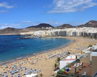 Hostel Las Palmas by Youroom - Las Palmas de Gran Canaria - Plage