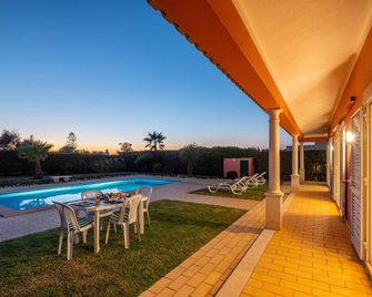 Villa Sunrise by Algarve Vacation - Praia do Carvoeiro - Pool