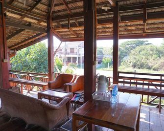 Baan Thai Samuckee Chiangkhan - Chiang Khan - Balcón