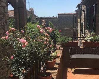 Affittacamere Oca Giuliva - Casale di Pari - Balcón