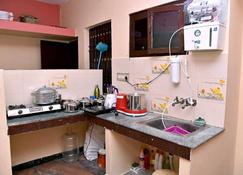 Homestay rental individual house - 蓬蒂切里 - 廚房