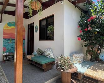 The Cafecito Surfhouse - Santa Teresa - Santa Teresa - Innenhof