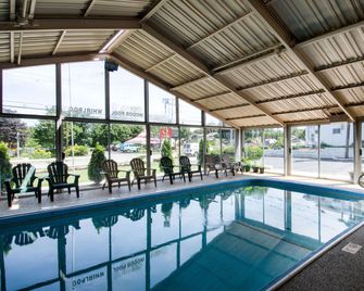 Econo Lodge West Yarmouth on Cape Cod - West Yarmouth - Pool