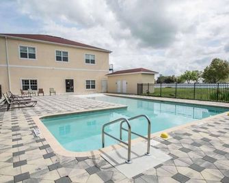 Green Palms Extended Stay - Kissimmee - Piscina