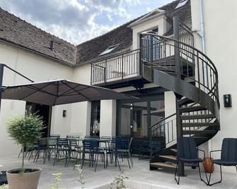 Domaine Gueguen - Appartement duplex - Chablis - Patio