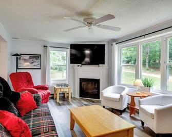 Near White Mountain National Forest Cozy Cottage! - North Conway