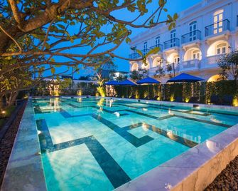 Little Nyonya Hotel - Wichit - Pool
