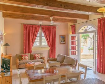 Gozo Village Holidays - Victoria - Wohnzimmer